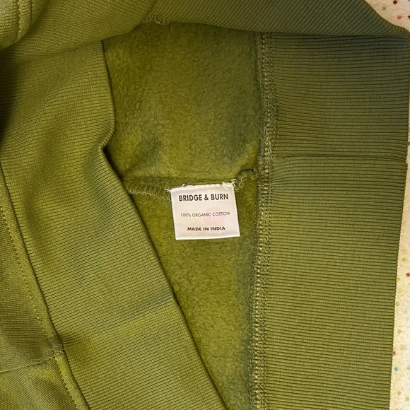 NWT B&B Linnton Crew Sweatshirt in Olive - Picture 11 of 13